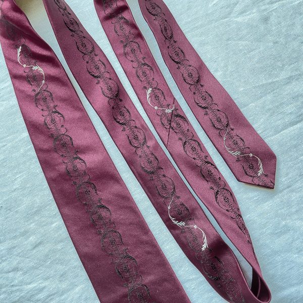 Vintage 40s 50s Narrow Burgundy tie W Black Cream Details For Cheap