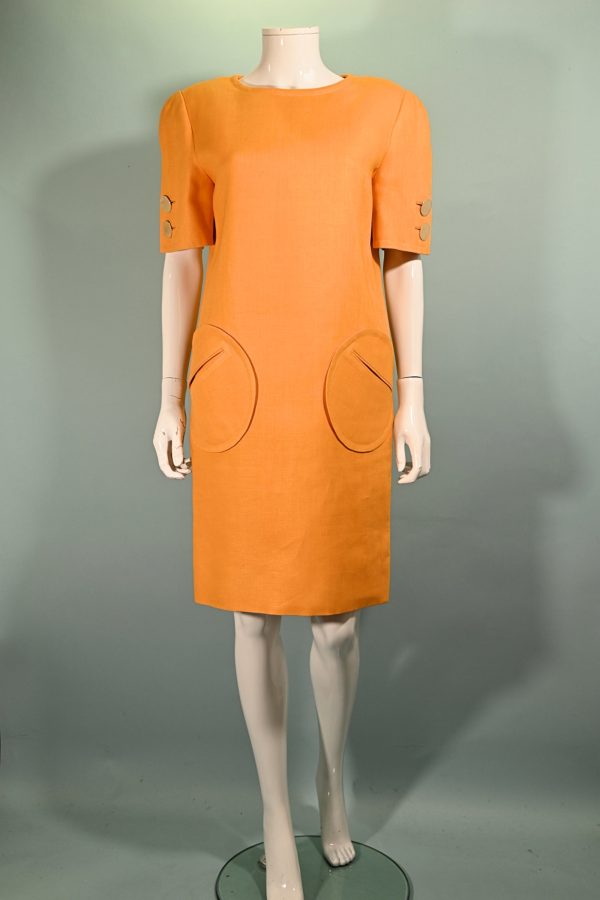 Bill Blass 1970s Linen Dress, Yellow Shift Dress Round Pockets 10 For Sale