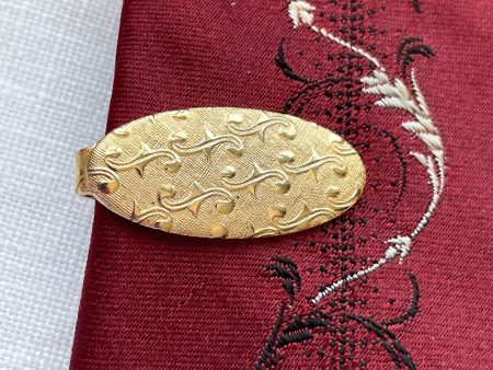 Vintage MCM Gold Tone Filigree Tie Clip, Raised Swirl Pattern 1  L For Sale